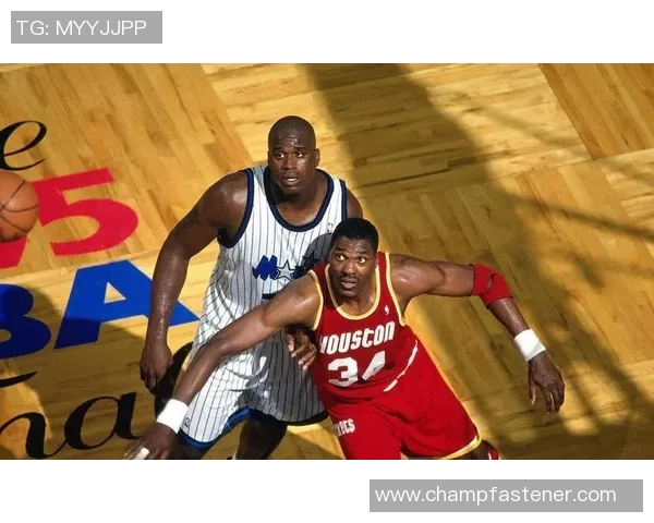 1998年NBA经典对决乔丹与奥拉朱旺的传奇比赛回顾与分析