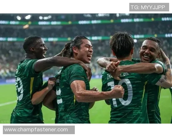 中超焦点战富力迎战申花双方争夺季后赛名额激烈对决即将上演 中超焦点战富力迎战申花双方争夺季后赛名额激烈对决即将上演