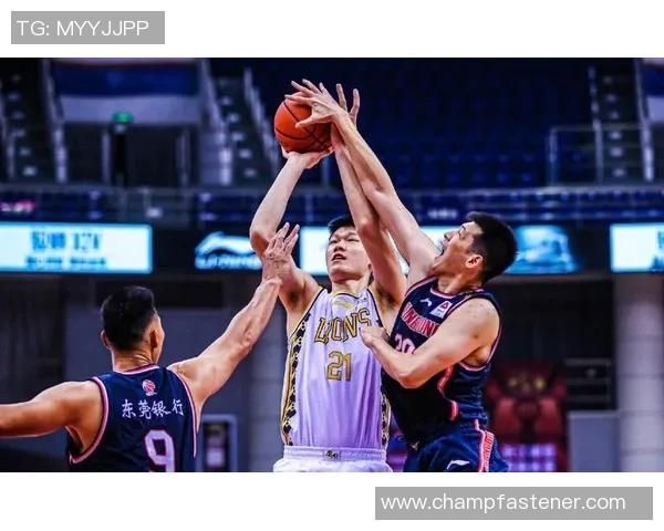 图伦与顿克奎激战正酣谁能在这场较量中笑到最后 图伦与顿克奎激战正酣谁能在这场较量中笑到最后