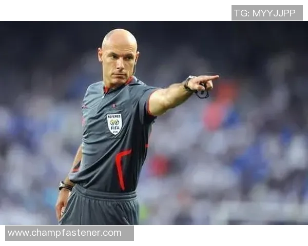 欧冠决赛裁判引发热议曾执法世界杯决赛的名哨再遭质疑